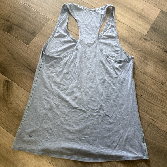 🍋 Lululemon Tank “Devoted to the Moment” - Picture 3 of 8